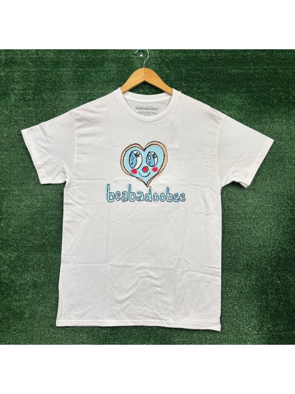 Beabadoobee Heart Eyes Rock White T-Shirt Size Medium